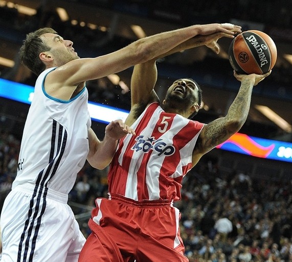 梅西数据：送出39次传球贡献1次助攻，全场未能射门（梅西本场数据：39次传球1次助攻，全场零射门）