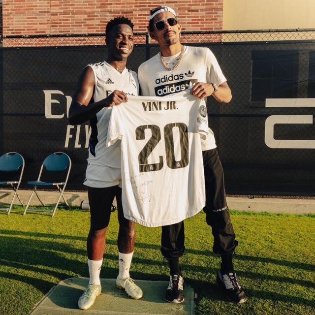 决战时刻致命失误！威金顿14中8得到23分5篮板10助攻（最后关头葬送良机！威金顿14投8中斩获23分5篮板10助攻）