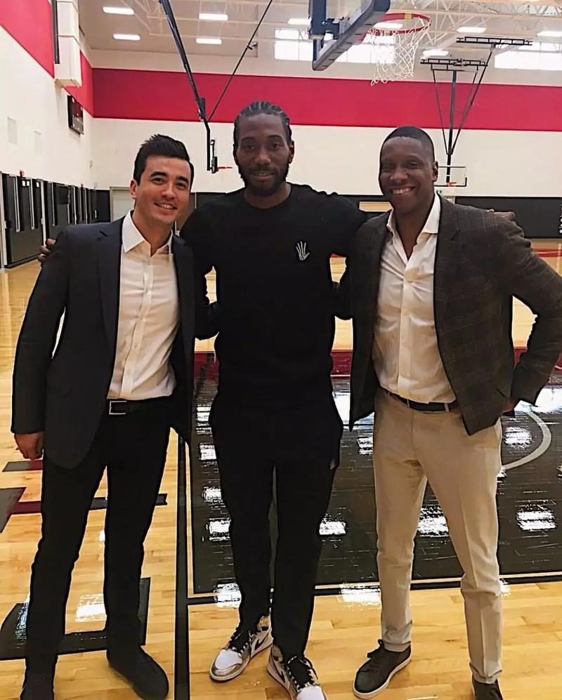 莫雷托：那不勒斯对迪乌夫有意，但球员冬窗不会离开国米（莫雷托称：那不勒斯有意迪乌夫，但他冬窗仍将留在国米）