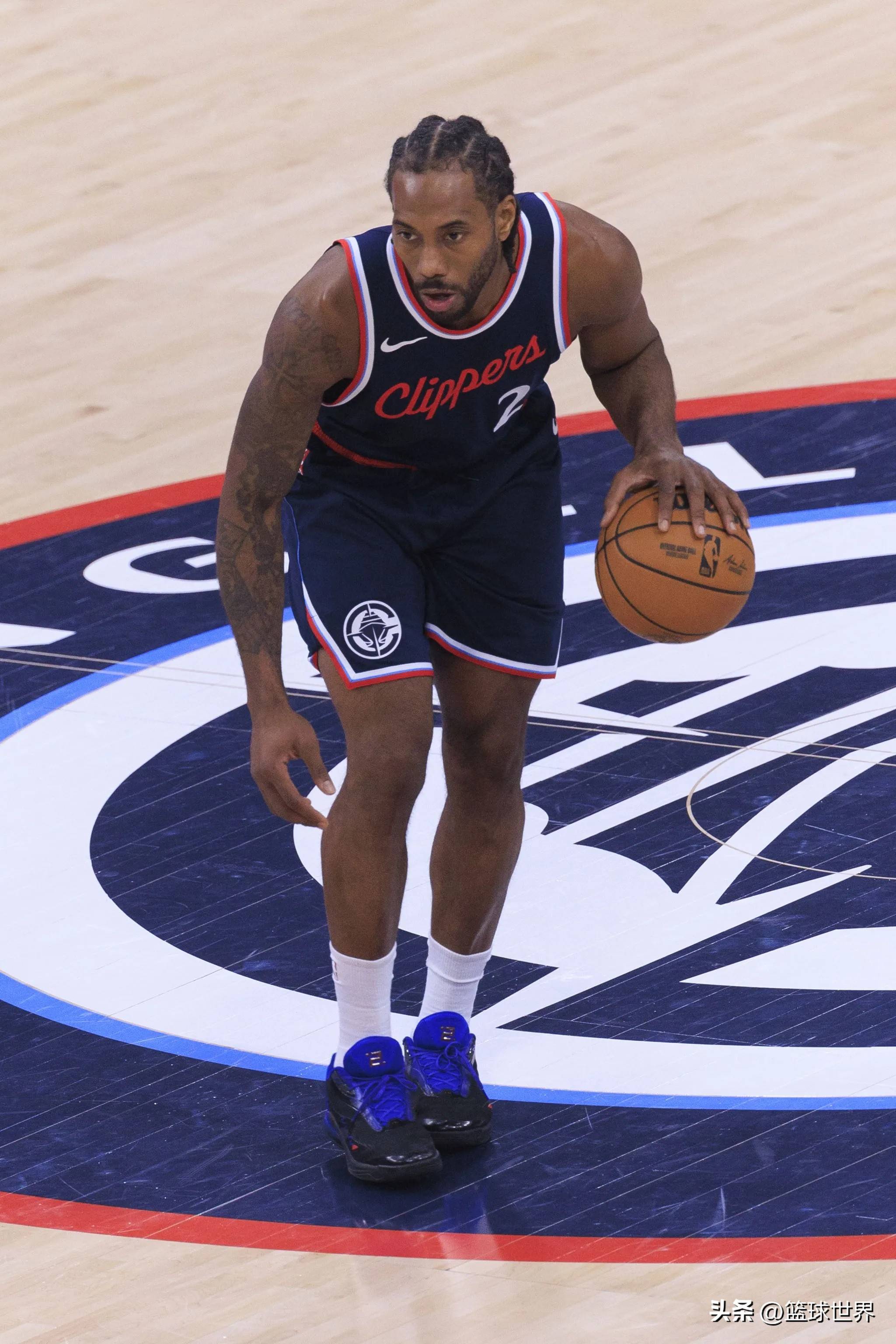 赛季得分新高！怀特全场投篮21中12，得到30分7板9助（状态火热！怀特21投12中轰下30分7板9助，刷新赛季得分新高）